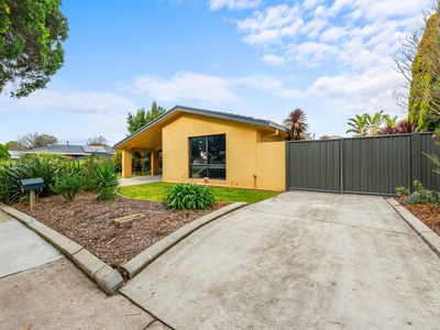 16 Phillip Crescent, Sale