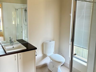 6 Head Court, Seymour