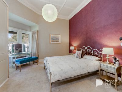 8 Waugh Street, Charlton