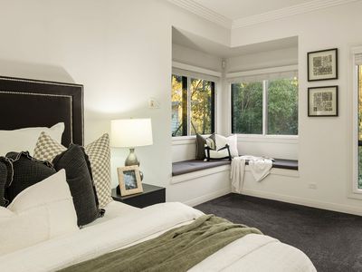 6 Scenery Court, Brookwater