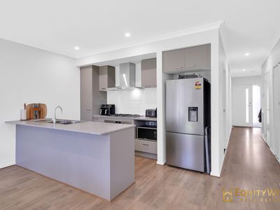 19 Moombil road, Truganina
