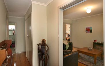 8 Slingsby Avenue, Beaconsfield
