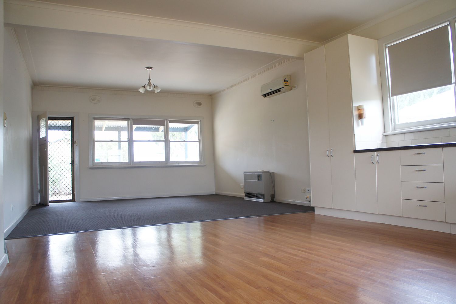 15 Alexander Avenue, Horsham