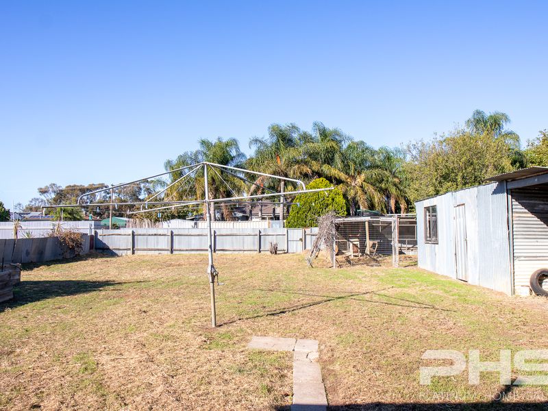 18 Meering Road, Quambatook