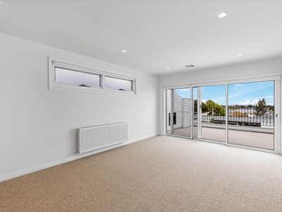32a Purrumbete Avenue, Manifold Heights