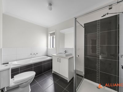 18 Marathon Boulevard, Craigieburn