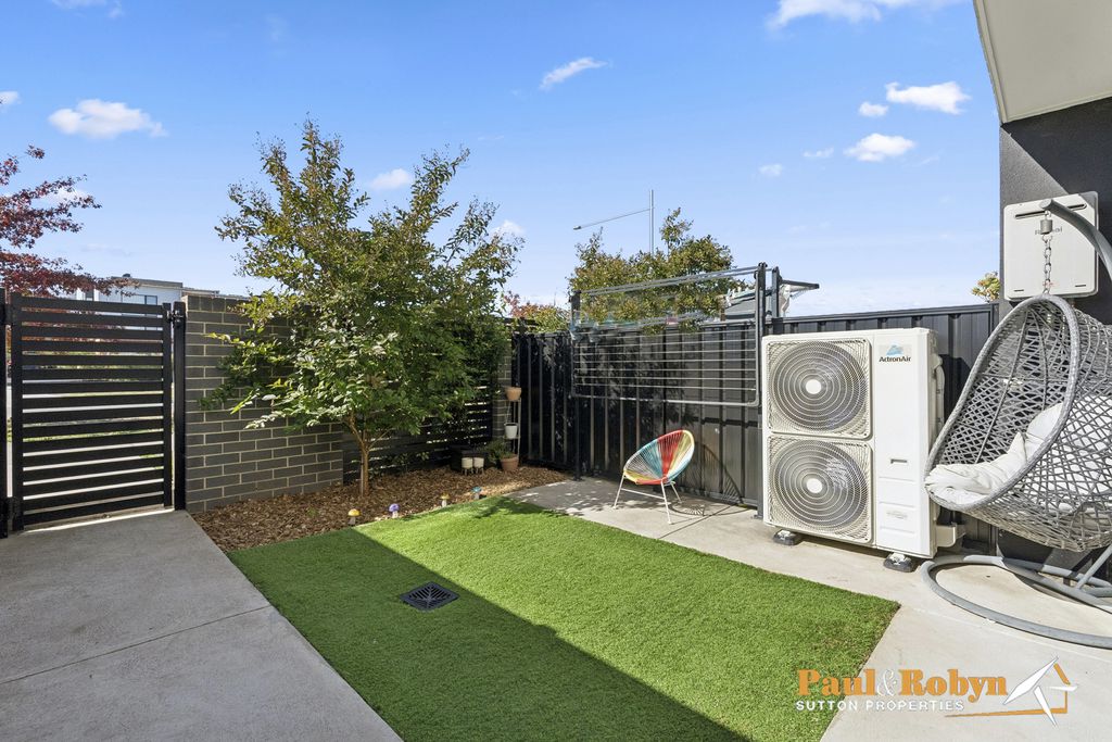 11C Woodberry Avenue, Coombs