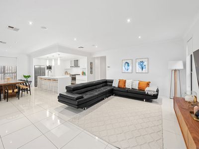 19 Feathertail Place, Gumdale