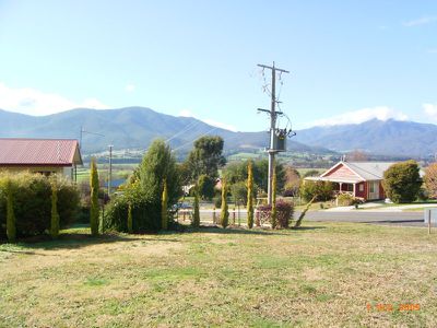2 Lambert Street, Tawonga
