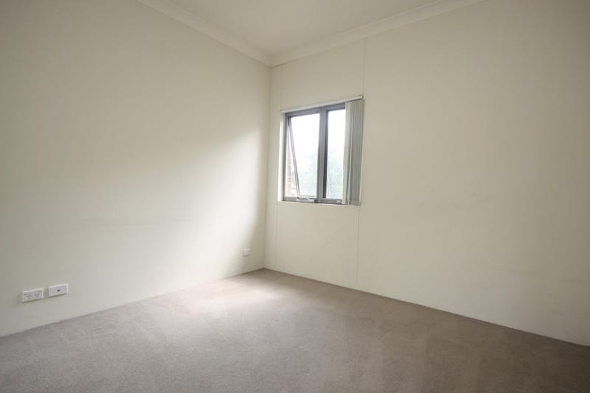 31 / 37-43 Eastbourne Road, Homebush West