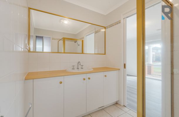 70 Kennedy Parade, Roxburgh Park