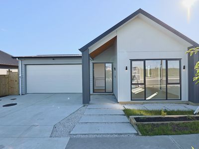 8 Kobe Street, Karaka