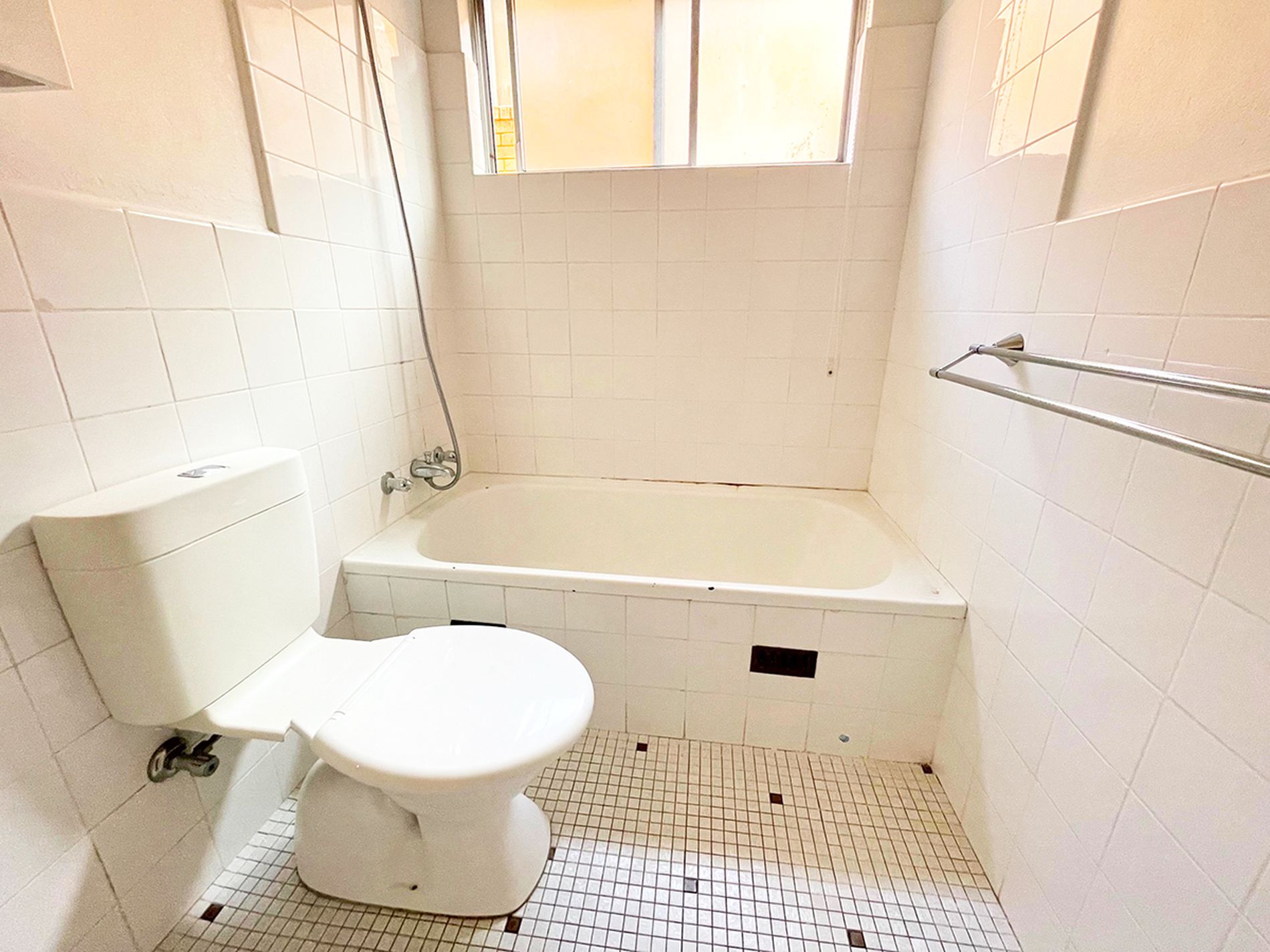 9 / 2 Melrose Avenue, Wiley Park