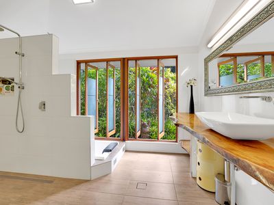 97-99 James Cook Drive, Kewarra Beach