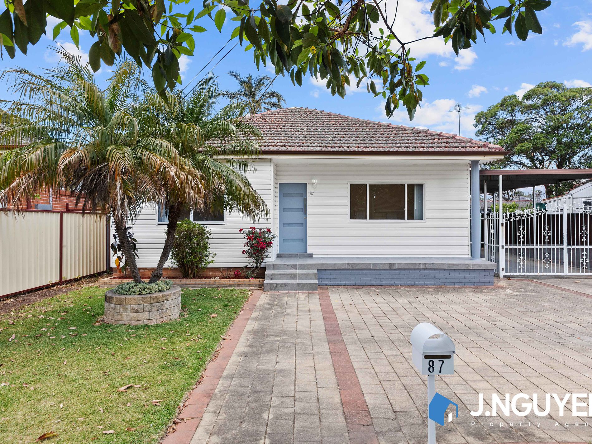 87 Hollywood Drive, Lansvale
