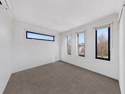 19 Flemington Rise, Officer