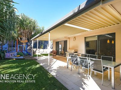 45 Hinchinbrook Cct, Forest Lake
