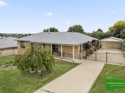 9 Piggott Place, Blayney