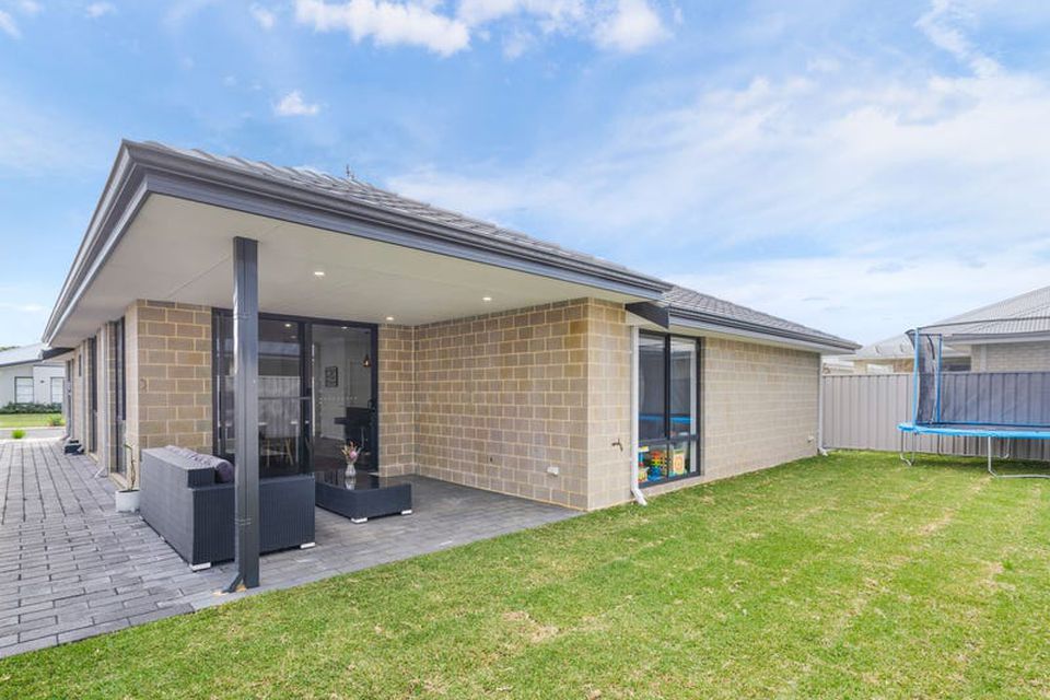 12 Pennant Boulevard , Geographe