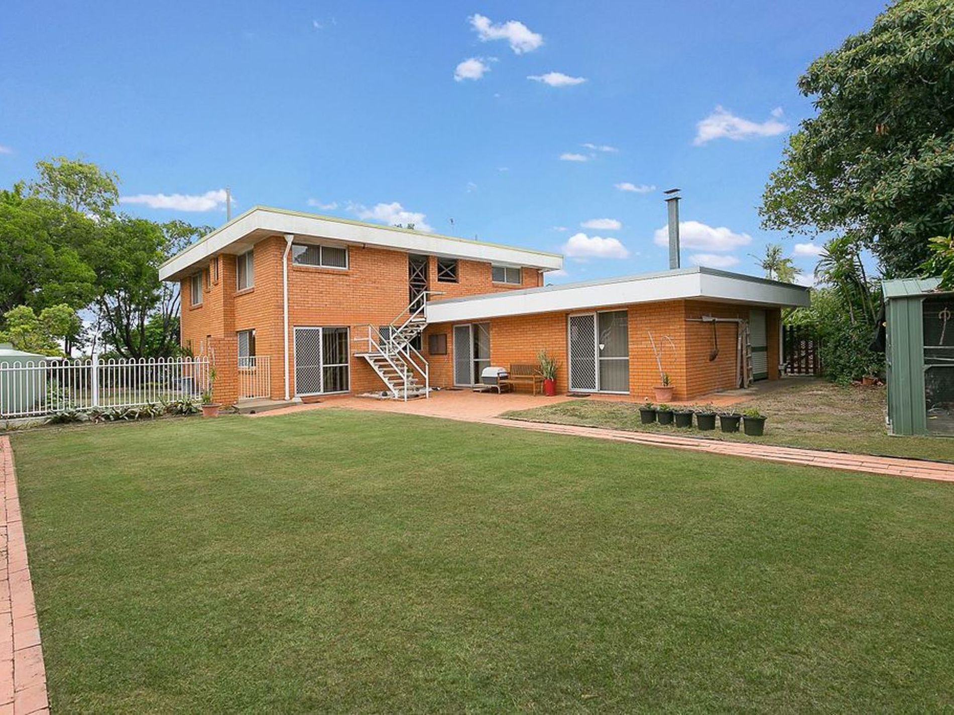 2 DELL STREET, Eastern Heights Ipswich Real Estate