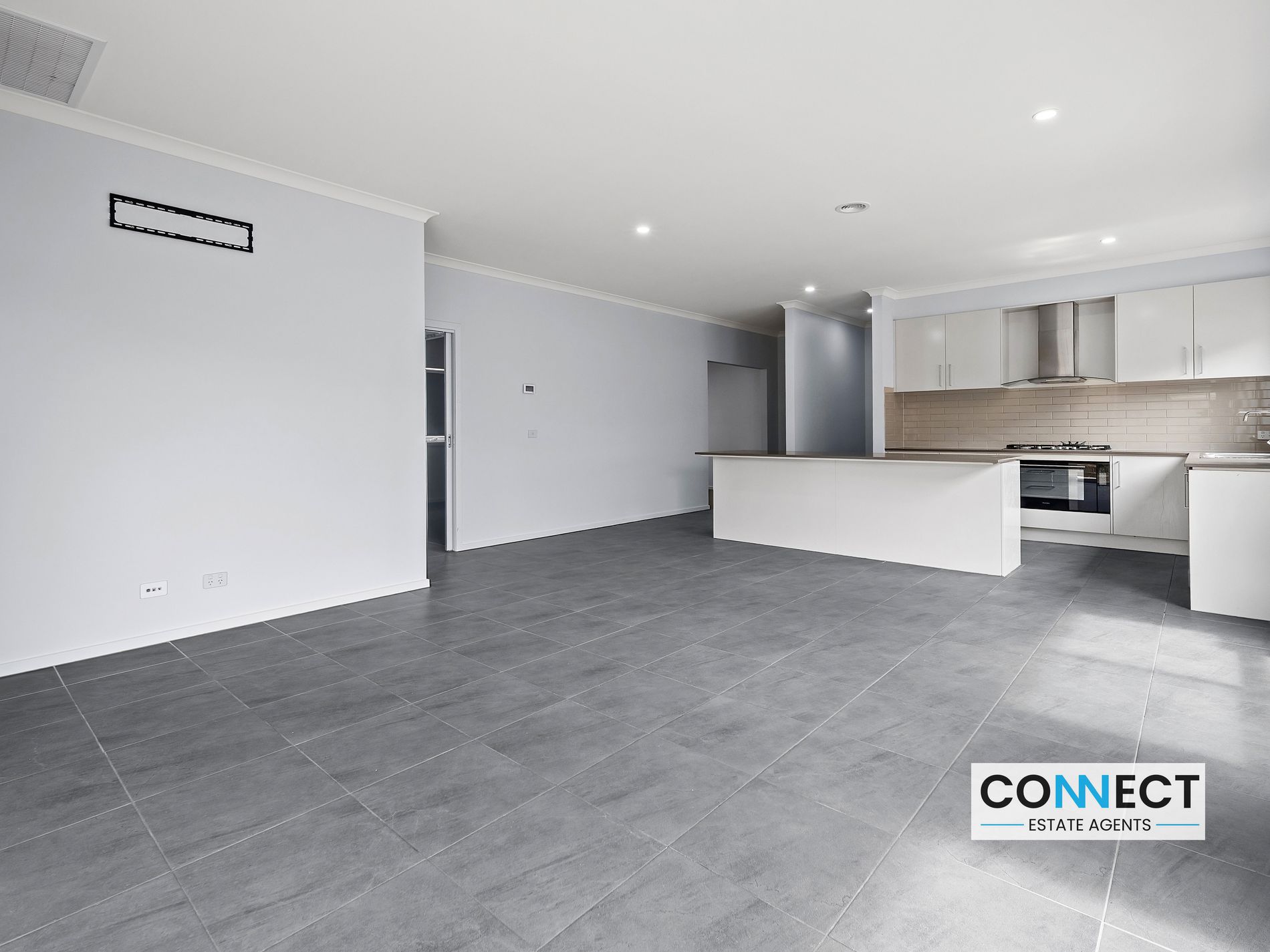8 Nocturne Avenue, Clyde