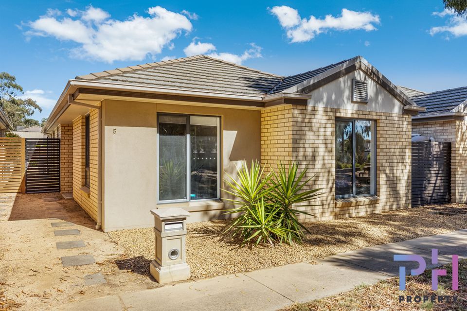 5 / 4-6 Greenview Circuit, Epsom