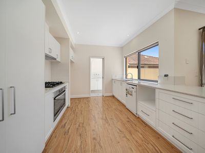 4 / 70 Gairloch Street, Applecross