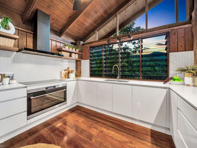 4 Cananga Close, Kamerunga