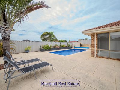 175 Kinross Drive, Kinross