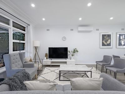 2 Kings Avenue, Roseville