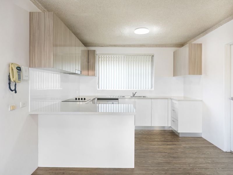 3 / 6 Loftus , Wollongong