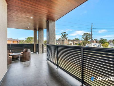 40 Oxford Street, Smithfield