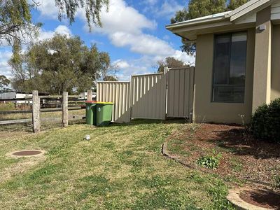 1 / 13 Glenwoods Dr, Glenvale