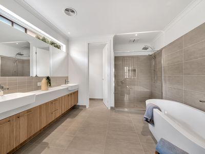 4 Tallrush Street, Clyde North