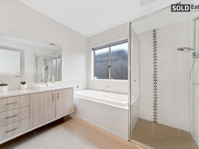 22 Cadillac Street, Cranbourne East