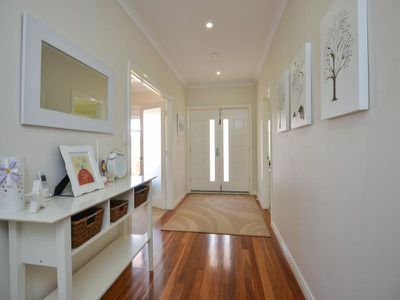 17 Riseberry Way, Somerville