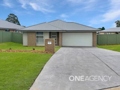 21 Adele Close, Nowra