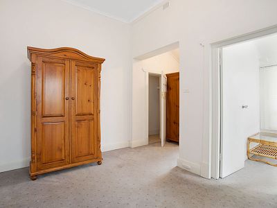 9 Cross  Road, Kingswood