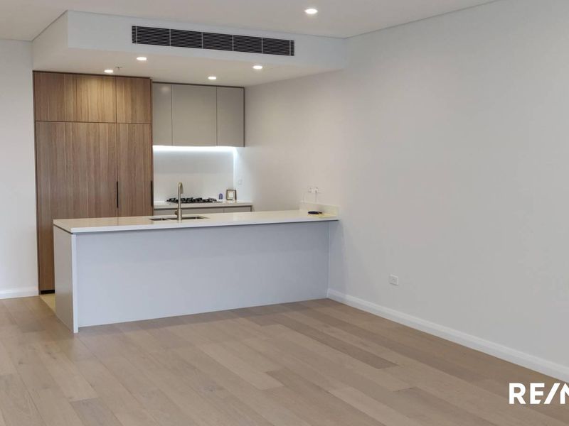 310 / 5 Maple Tree Road, Westmead