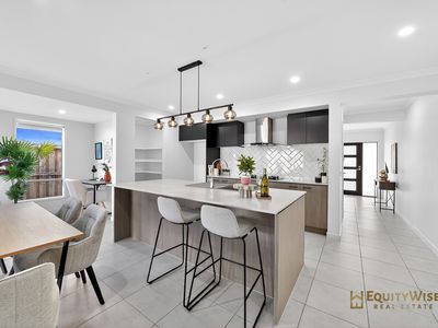 7 Homecrest Crescent, Wyndham Vale