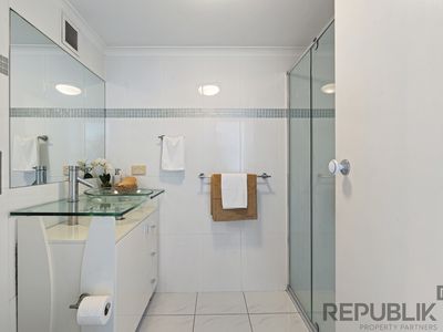 50 / 5 Admiralty Drive, Surfers Paradise