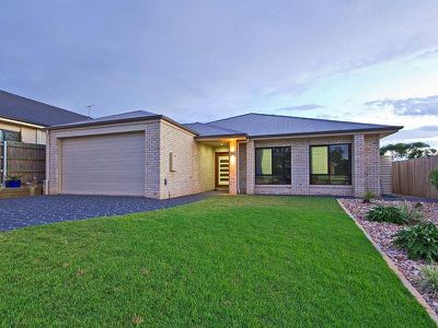 62 Taylor Pl, Mackenzie