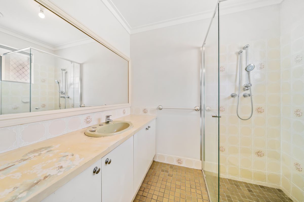 32 Narcissus Ave, Parkwood