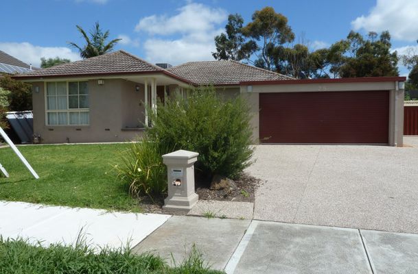 25 Heversham Grove, Greenvale