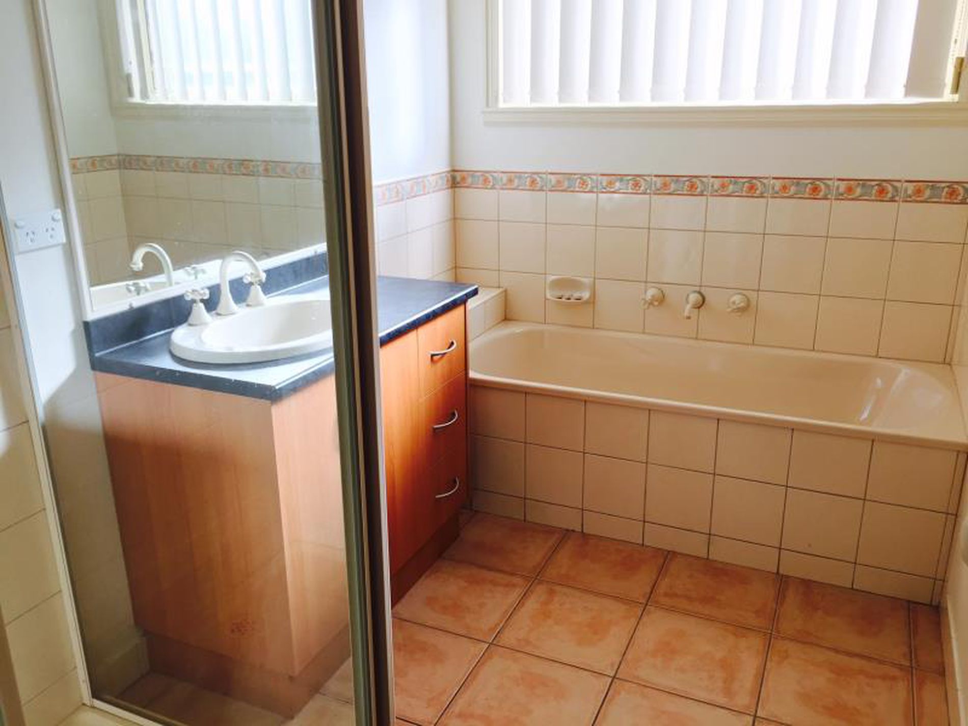 2 / 96 Thames Boulevard, Hoppers Crossing