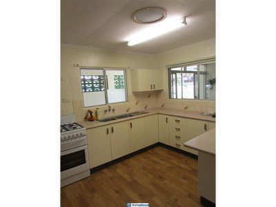 5 Armstrong Street, Atherton