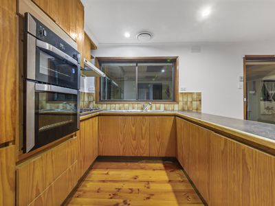 7 Satterley Close, Endeavour Hills