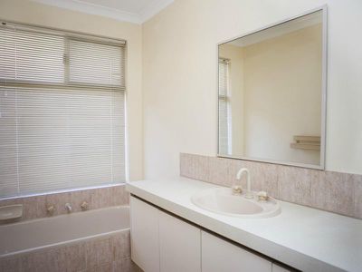 18 Jilakin Loop, Canning Vale