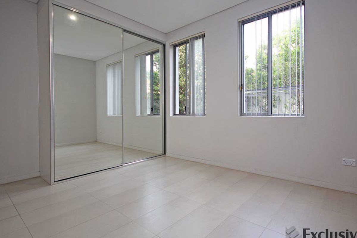 8 / 40-42 Henley Road, Homebush West