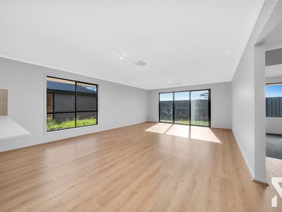 101 Newton Boulevard, Munno Para